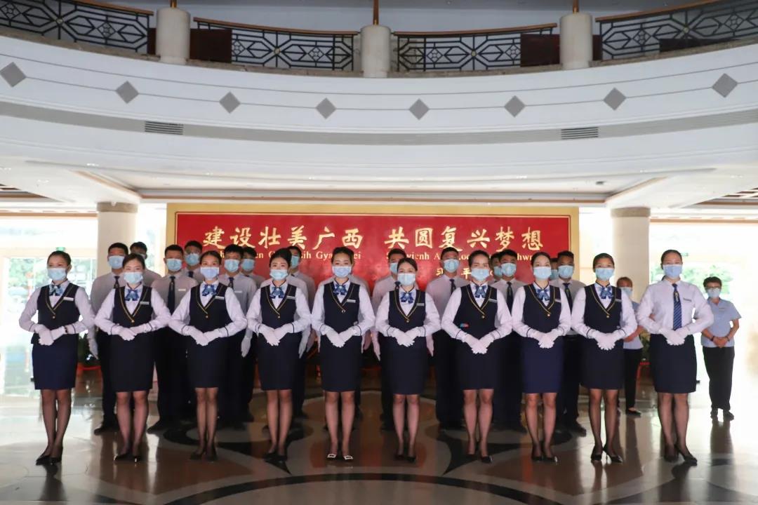 新聞中心與會(huì)務(wù)服務(wù)的融合之道 打造專(zhuān)業(yè)化、一體化的現(xiàn)代會(huì)議體驗(yàn)